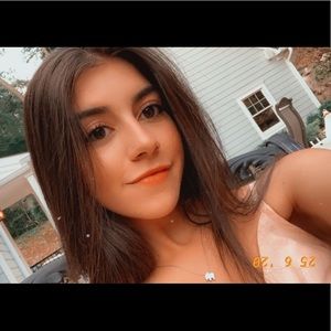 Meet your Posher, Melissa